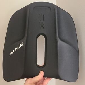 Nabaiji Black Swim Kickboard with Center Grip